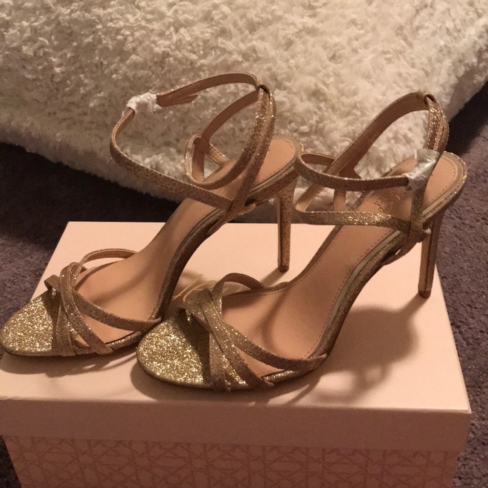 Jewel By Badgley and Mischka Sz 8